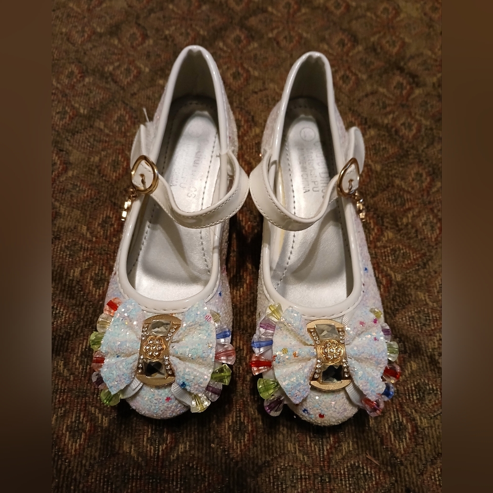 Cadidi Dinos Girls Dress Shoes,  Size 31.
